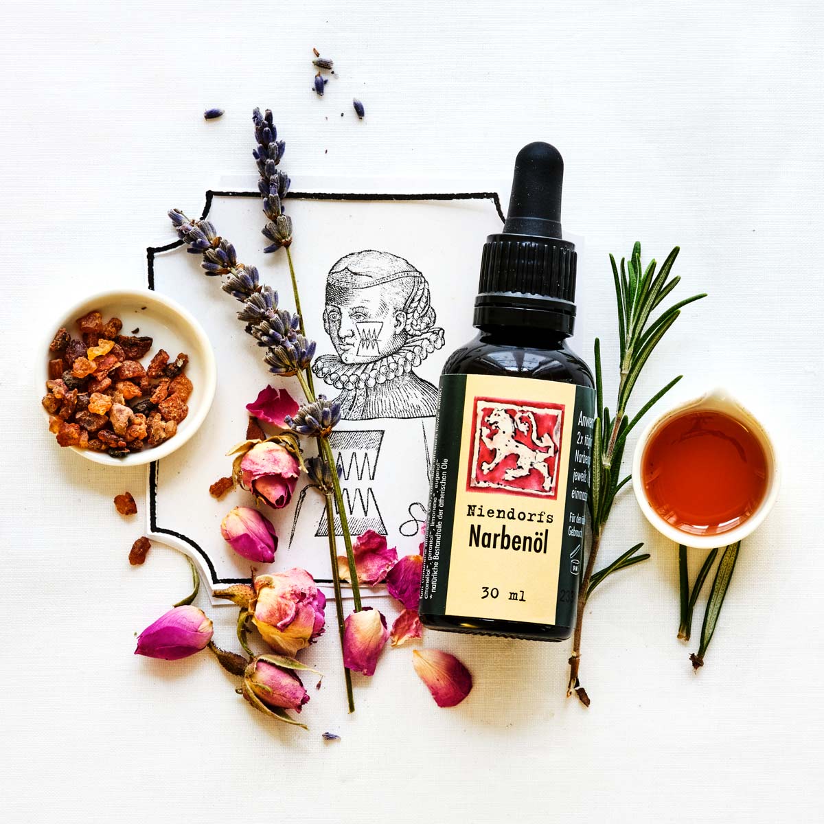 Niendorfs Narbenöl – 30 ml ätherische Öl-Mischung mit Lavendel, Rosmarin, Calendula, Myrrhe, Rosengeranie, Ho-Blättern und Rosenextrakt zur Unterstützung der Hautregeneration bei frischen und alten Narben, im Braunglasfläschchen mit Pipette