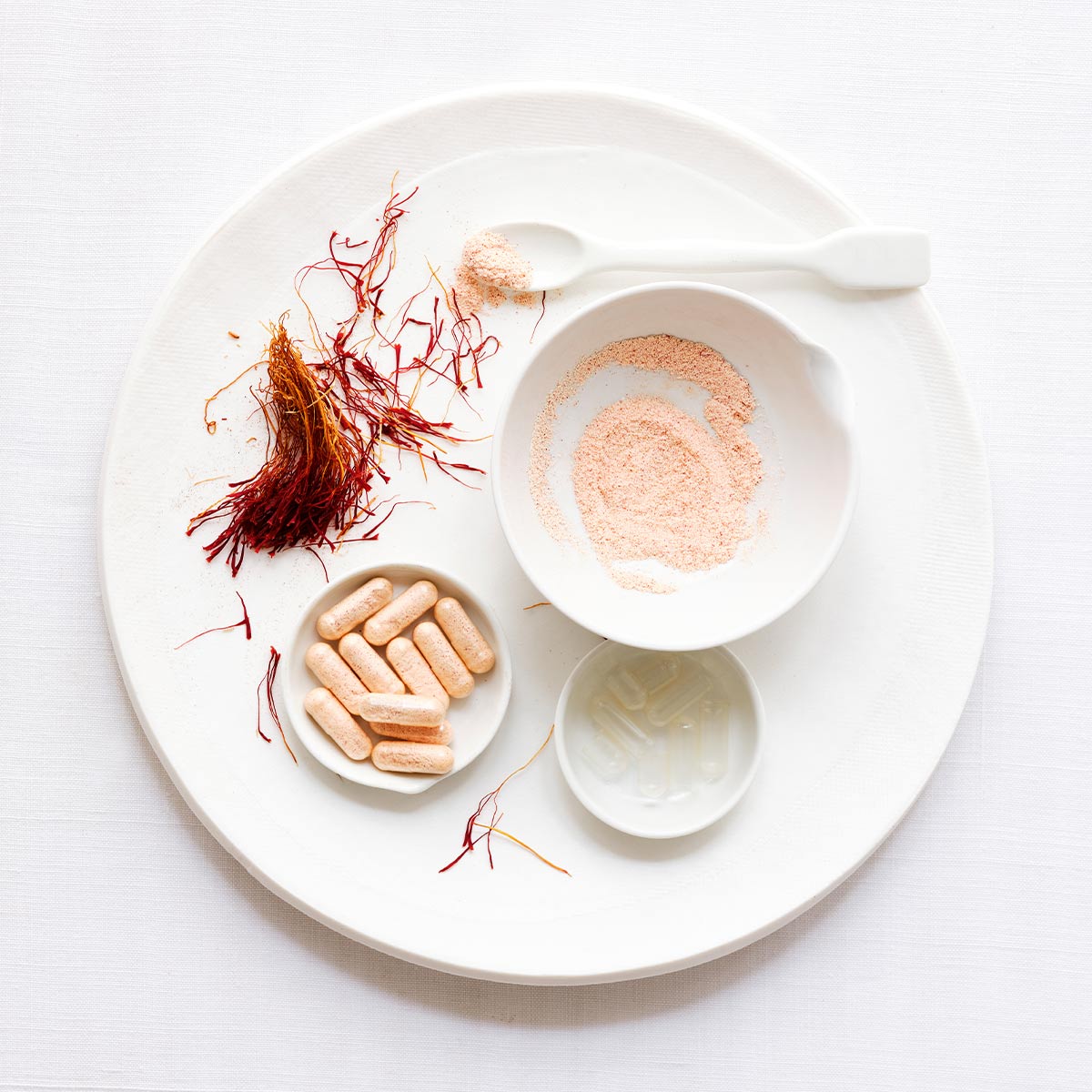 Fundamentum Safran Kapseln – 90 Stück mit 30 mg reinem Safran‑Extrakt pro Kapsel, vegan, frei von Rieselhilfen, Laktose, Gluten und Gelatine; Apotheken‑Qualität, im Braunglasfläschchen mit Schraubverschluss