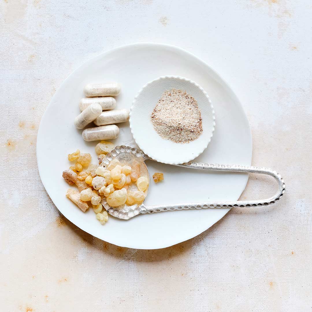 Fundamentum Weihrauch Kapseln – 60 Stück mit 400 mg Boswellia-serrata-Extrakt pro Kapsel zur Unterstützung bei Gelenkproblemen und Entzündungen; vegan, frei von Laktose, Gluten, Farbstoffen und Gelatine; im Braunglasfläschchen mit Schraubverschluss